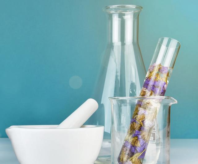 creating-fragrance-beakers-mortar-pestle.jpg